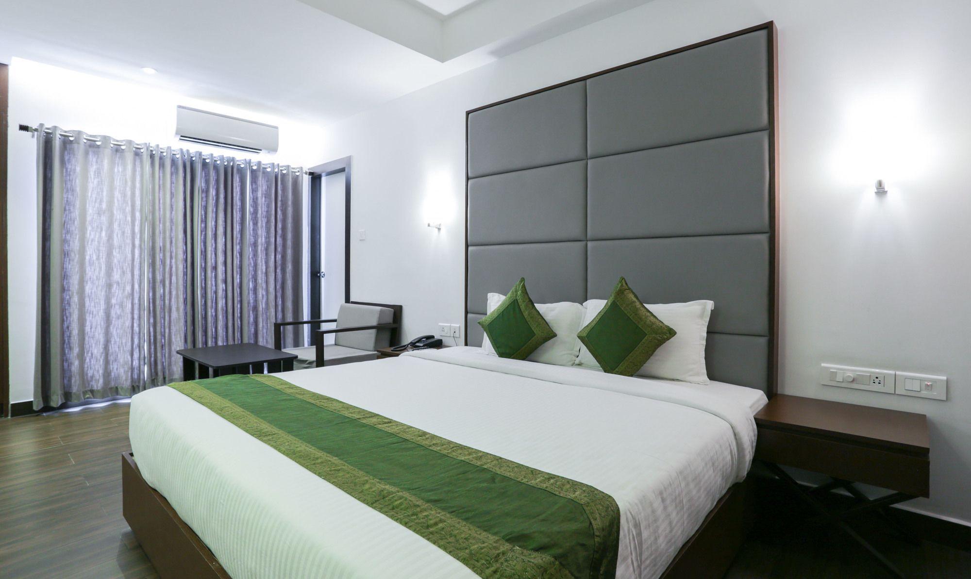 Hotel Crown Suites Kochi Exterior foto